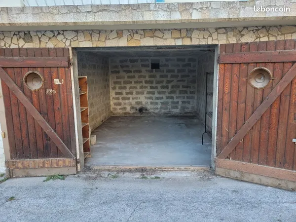 Particulier loue garage de 15m2 sur Toulon