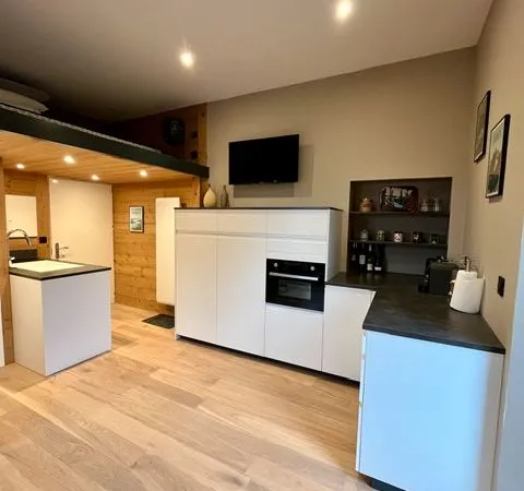 Studio rénové avec exceptionnelle terrasse de 35 m²
