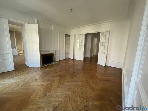 Appartement 6 pièces 258 m²