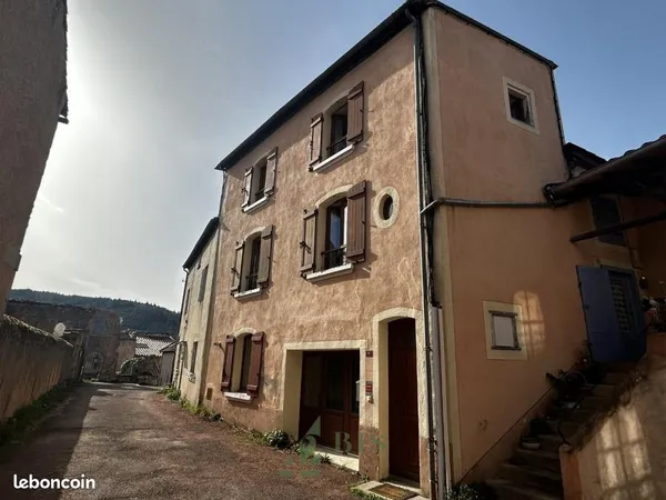 Maison de village 75 m² Saint-Haon-le-Châtel