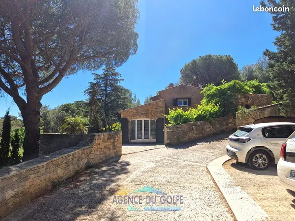 Magnifique villa provençale T 5 avec dépendance et piscine sur 4600 m² de terrain