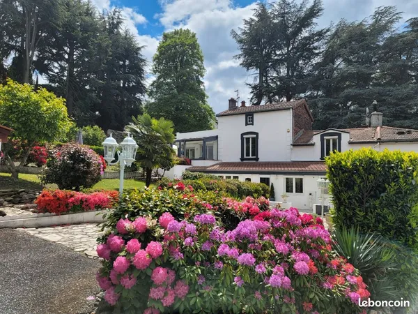 Maison 7 pièces 250m2
