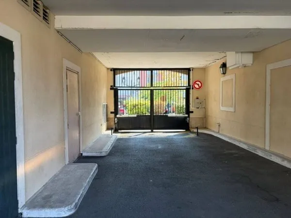 Parking 13 m²