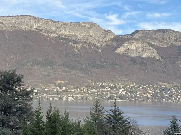 APPARTEMENT T4 A 150 M DU LAC D'ANNECY