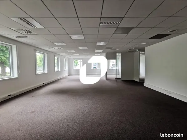 Bureaux 303 m²