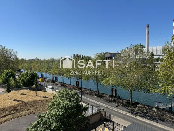 Appartement lumineux avec vue dégagée sur la Seine