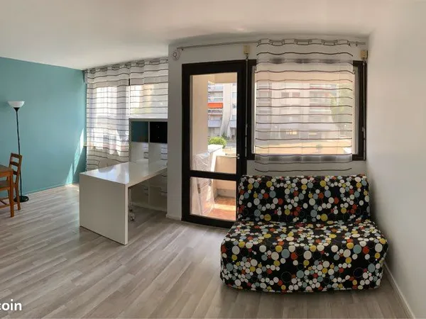 STUDIO 24,78 m² AVEC BALCON + CAVE + ASCENSEUR - RENTABILITÉ 6,9 %