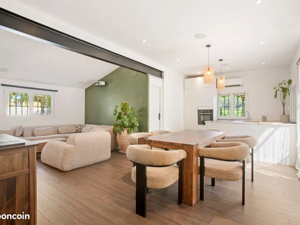 Maison individuelle meublée - 80 m² - 3 chambres - Jardin & terrasse - Location annuelle