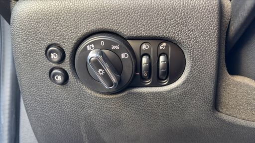 Mini Mini 1.2 One 102 - Chili – 2014 – 79953 km – Essence – Boîte Manuelle — photo 13
