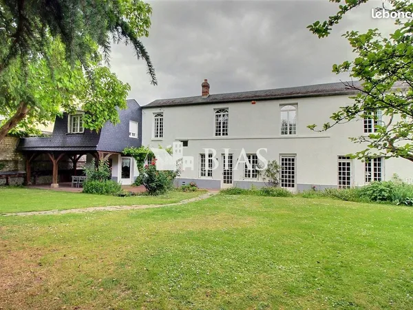 Propriété 8 pièces 225 m²