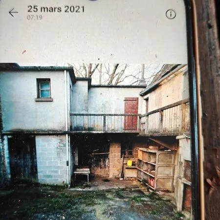 Ancien corps de ferme en pierre avec dépendances et terrain Ancien corps de ferme en pierre avec dép