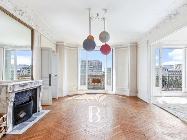 Vente appartement - Paris 4 - Arsenal - vue bassin - beaux volumes - appartement familial - ascenseu