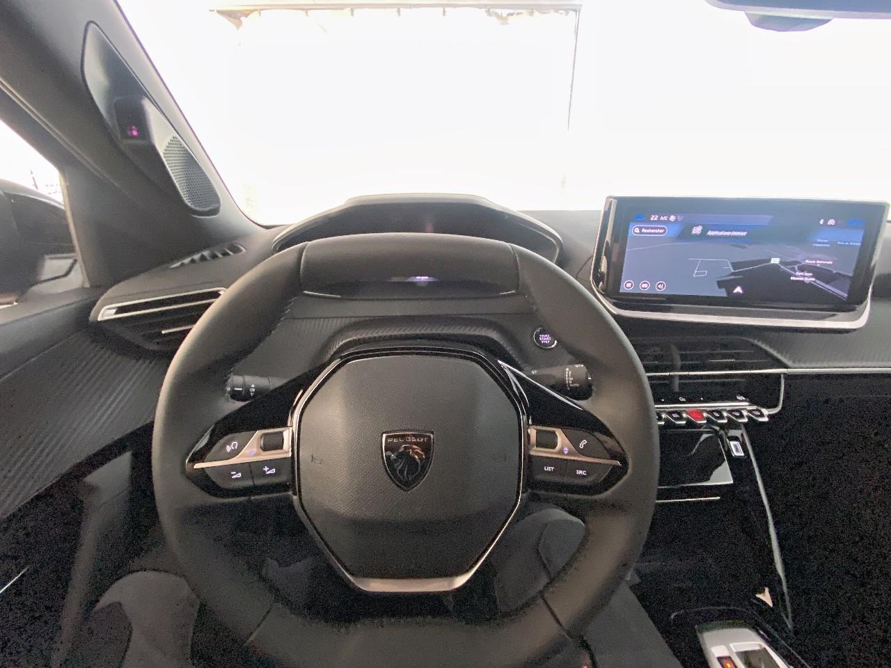 Peugeot 2008 hybrid 145 ch e-dcs6 allure — photo 12