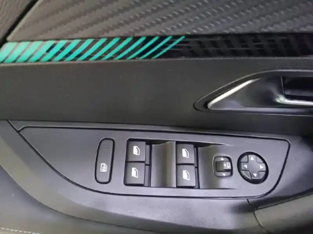 Peugeot 2008 puretech 130 s&amp;s bvm6 — photo 30