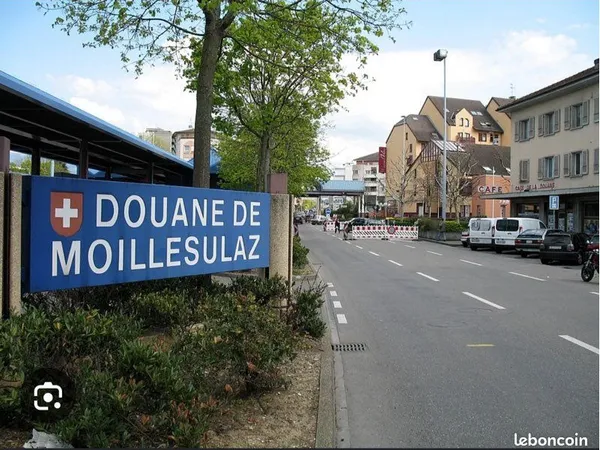 Box - douane Moellesulaz