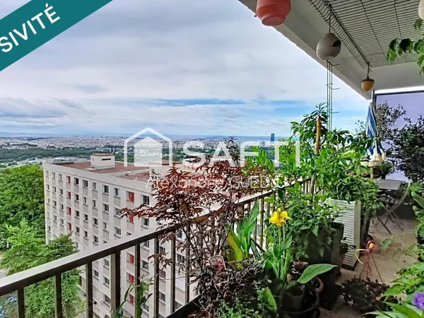 APPARTEMENT T3 EN DERNIER ETAGE AVEC GRAND BALCON + CAVE