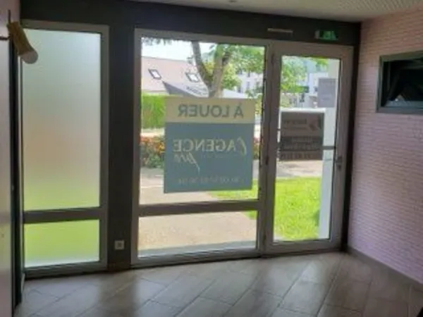 LOCAL PROFESSIONNEL 40M2 centre de Saint Ave