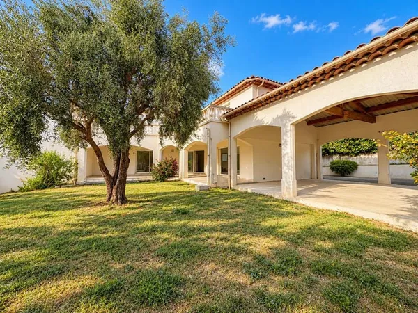 LE CLOS DES MIMOSAS - Propriété 229m² avec 2 appartements secondaires