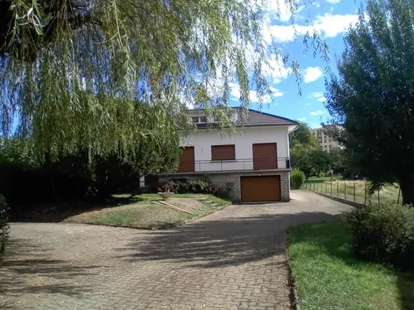 Maison 8 pièces 131 m²