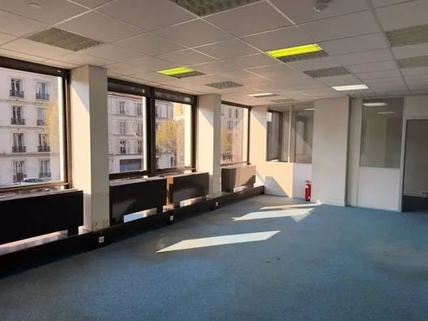 Bureaux 290 m²