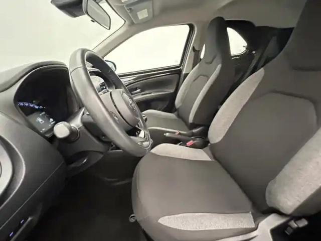 Toyota Aygo 1.0 vvt-i 72 dynamic — photo 12