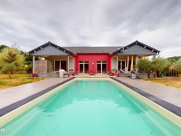 Maison 7 pièces 208 m²