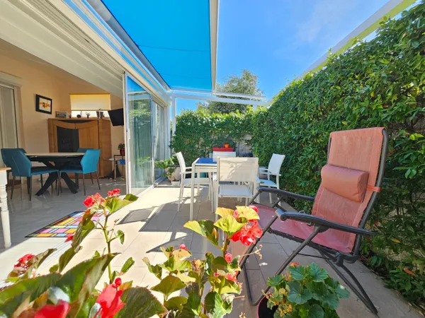Mateille  Maison lumineuse tout confort, terrasse, parking