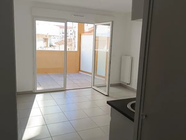 Appartement T2 (39M2) - 83100 TOULON