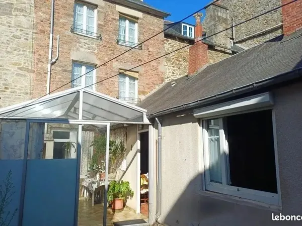 Maison 9 pièces 281 m²