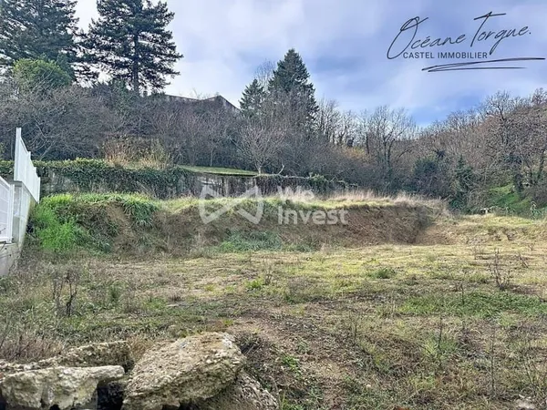 Terrain constructible 677 m²