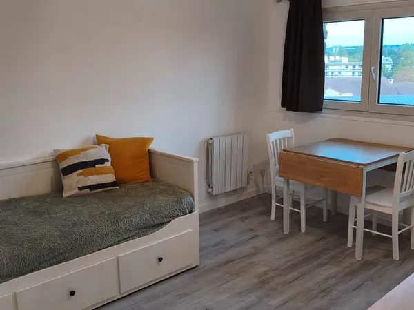 Studio meublé à louer - 620 /mois CC- Vaires sur Marne - Proche gare