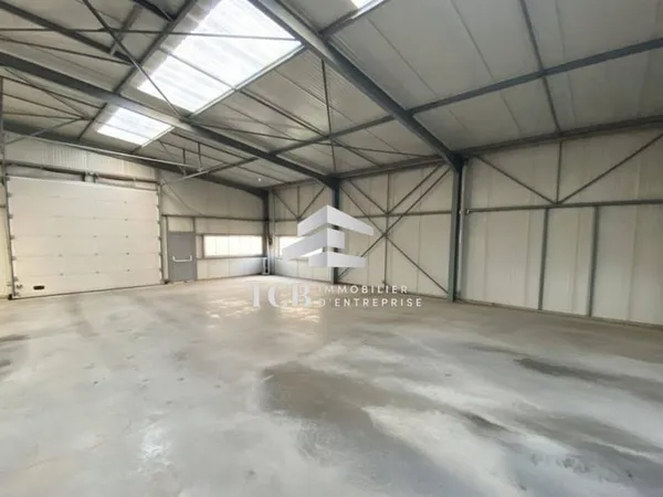 Local d'activité 145 m²