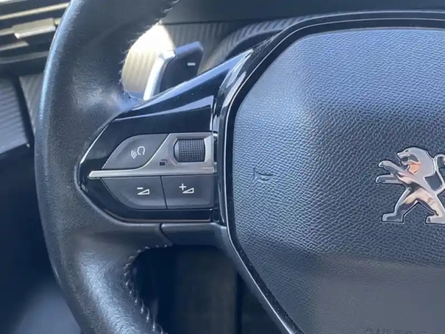 Peugeot 208 ii puretech 100 s&amp;s eat8 allure — photo 7