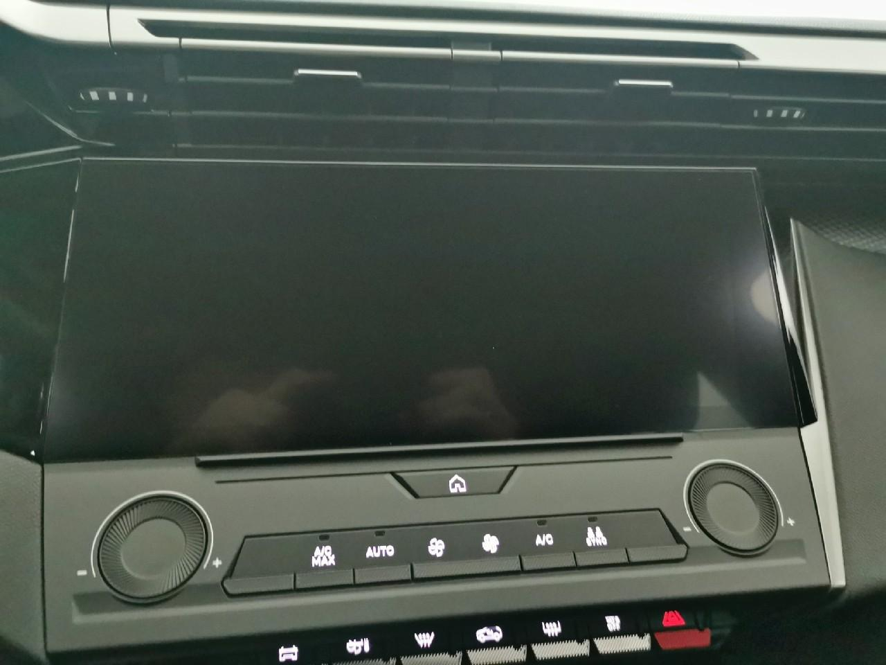 Peugeot 308 hybrid 145 e-dcs6 style — photo 11