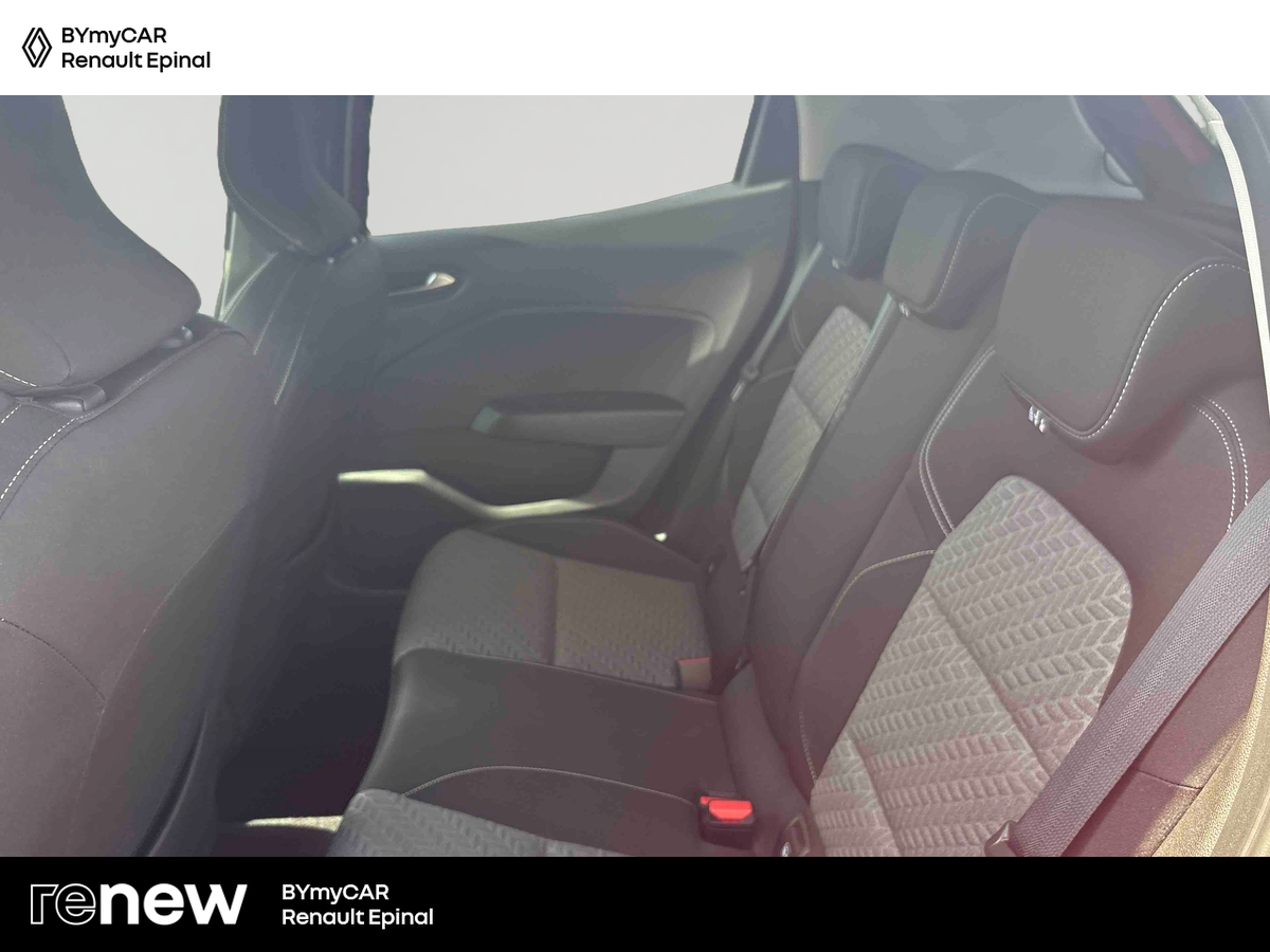 Renault Clio TCe 90 — photo 12