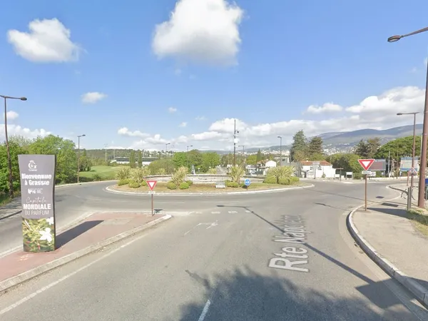 Lot de 9 parkings en sous-sol à Grasse avec Frais de notaire