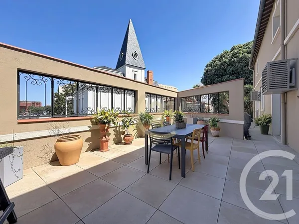Maison 6 pièces 396 m²
