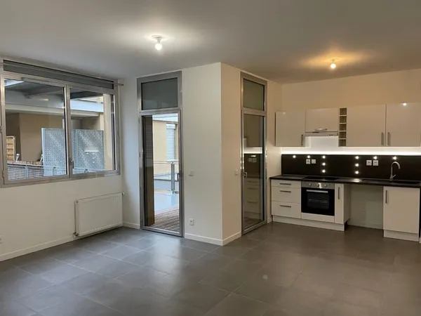 T2 avec balcon et garage