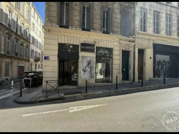 Local commercial 140 m²