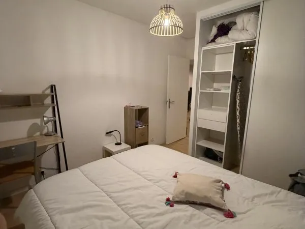 Loue Chambre dans T3 à Lyon 6 - Juillet-Août