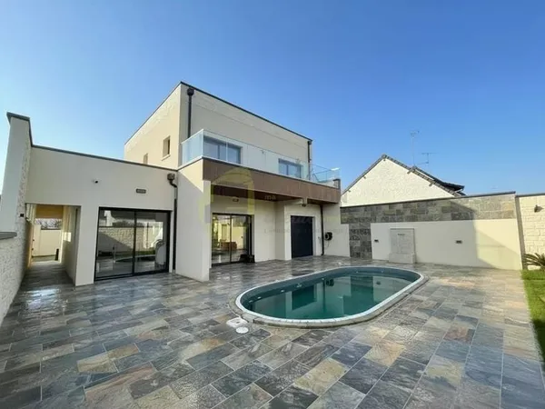 Maison d'exception aux lignes contemporaine