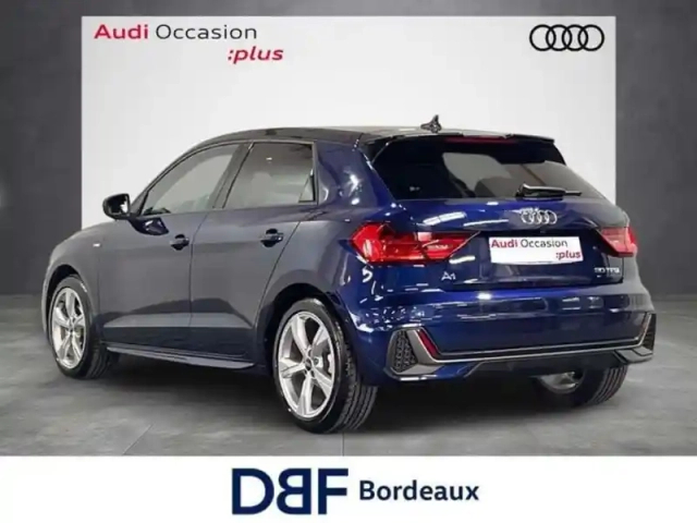 Audi A1 30 tfsi 116 ch s tronic 7 s line — photo 3