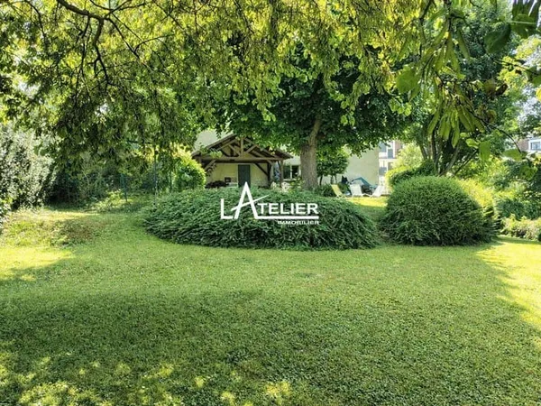 Terrain 876 m²