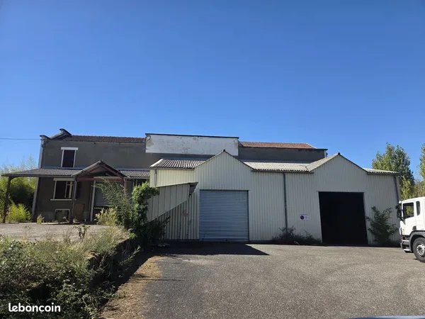 Bâtiment 800 m²