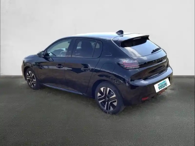 Peugeot 208 turbo 100 ch bvm6 — photo 7