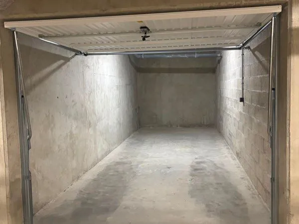 Garage neuf électrifié sous sol sécurisé