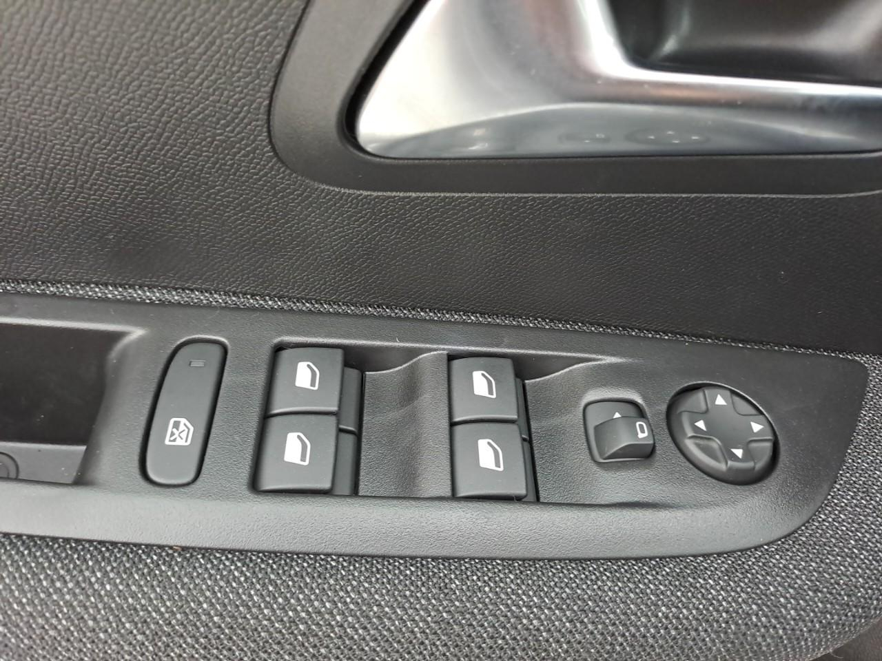 Peugeot 208 100 s&s bvm6 style — photo 27