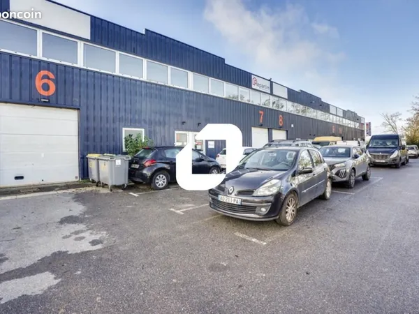 Local d'activité 837 m²