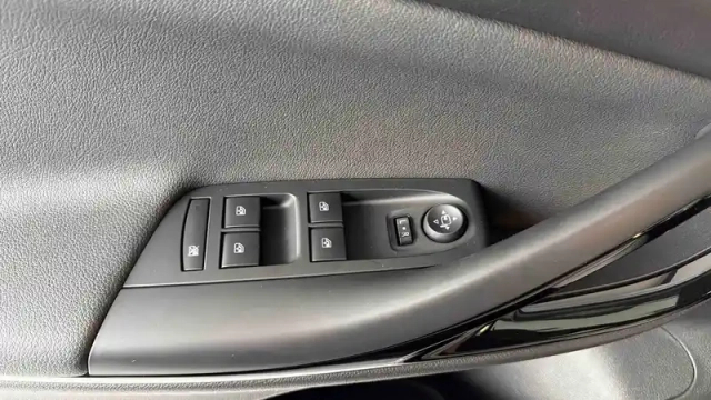 Opel Astra 1.2 turbo 130 ch bvm6 — photo 24
