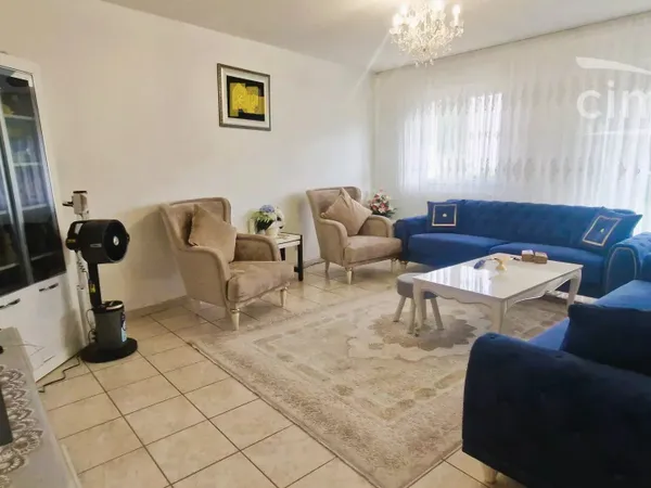 Bel appartement T3 de 89,89 m² avec terrasse – entièrement rénové – emplacement idéal !